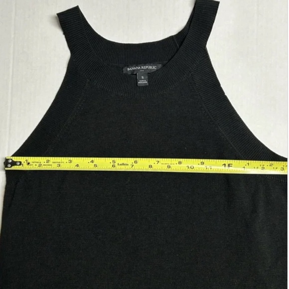 Banana Republic Black Textured Crew-Neck Sweater Tank (Size Small) - Picture 6 of 7